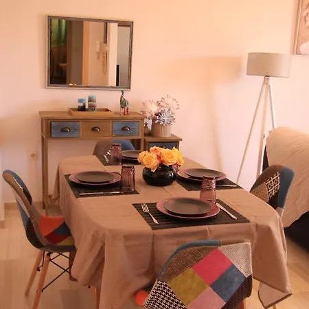 Thea Apartment *